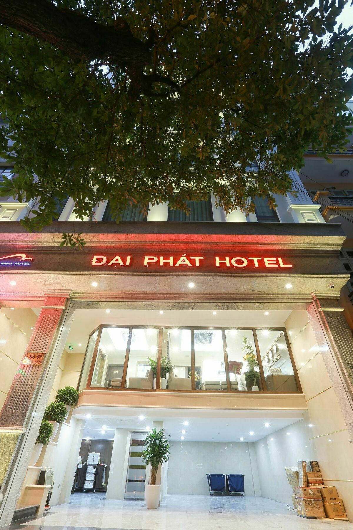 Dai Phat Hotel Hanoï Extérieur photo